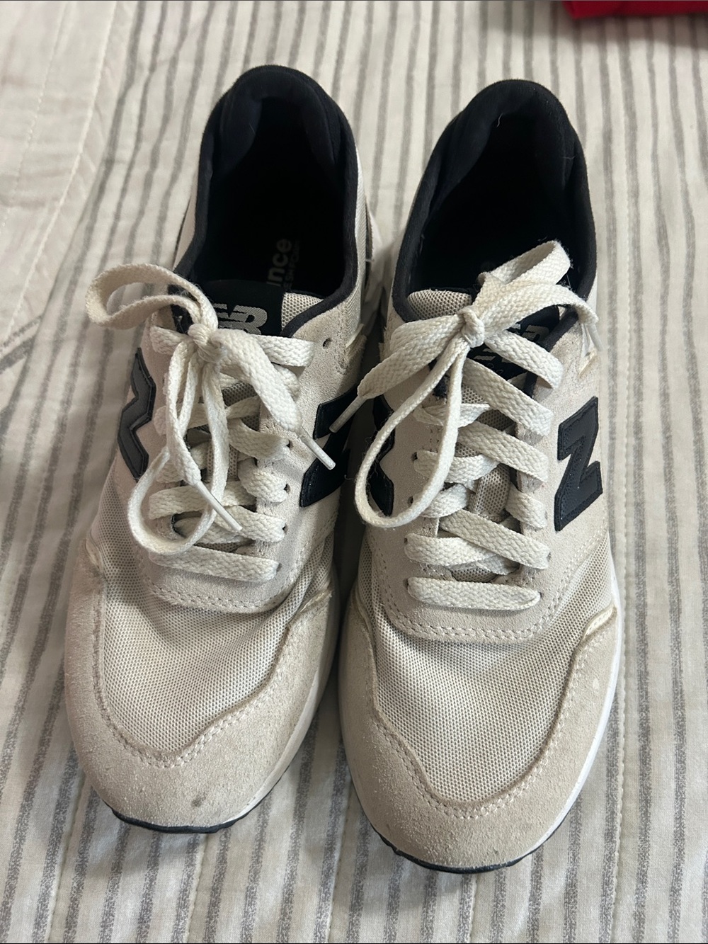 New Balance Womens Cream and Black Lace-Up Sneakers